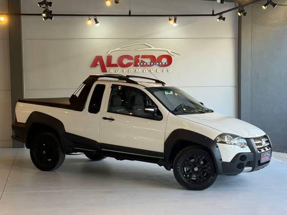 FIAT STRADA 1.8 MPI ADVENTURE CD 8V FLEX 2P MANUAL FIAT STRADA 1.8 MPI ADVENTURE CD 8V FLEX 2P MANUAL